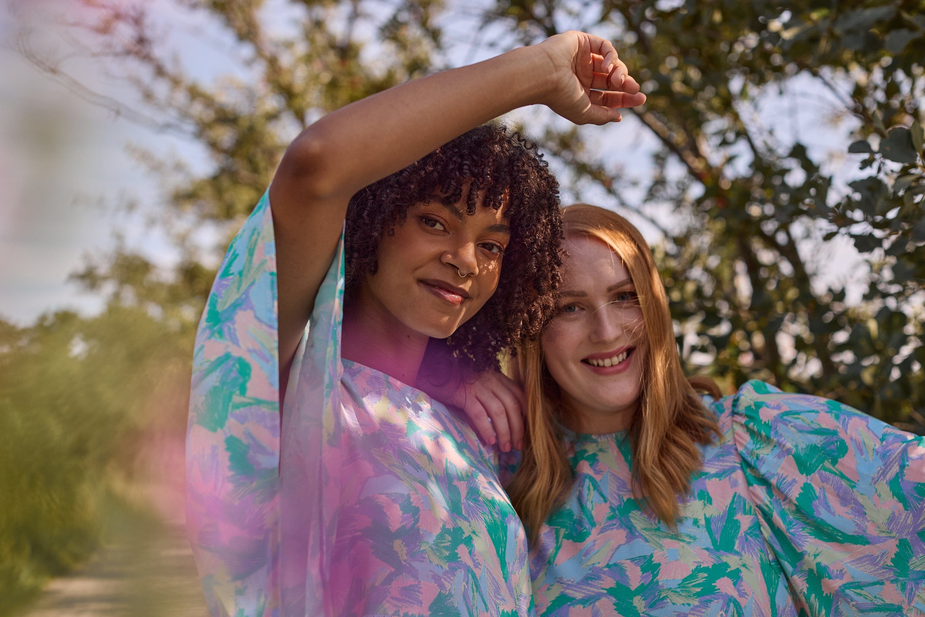 Outlet -aikuisten vaatteet ja asusteet