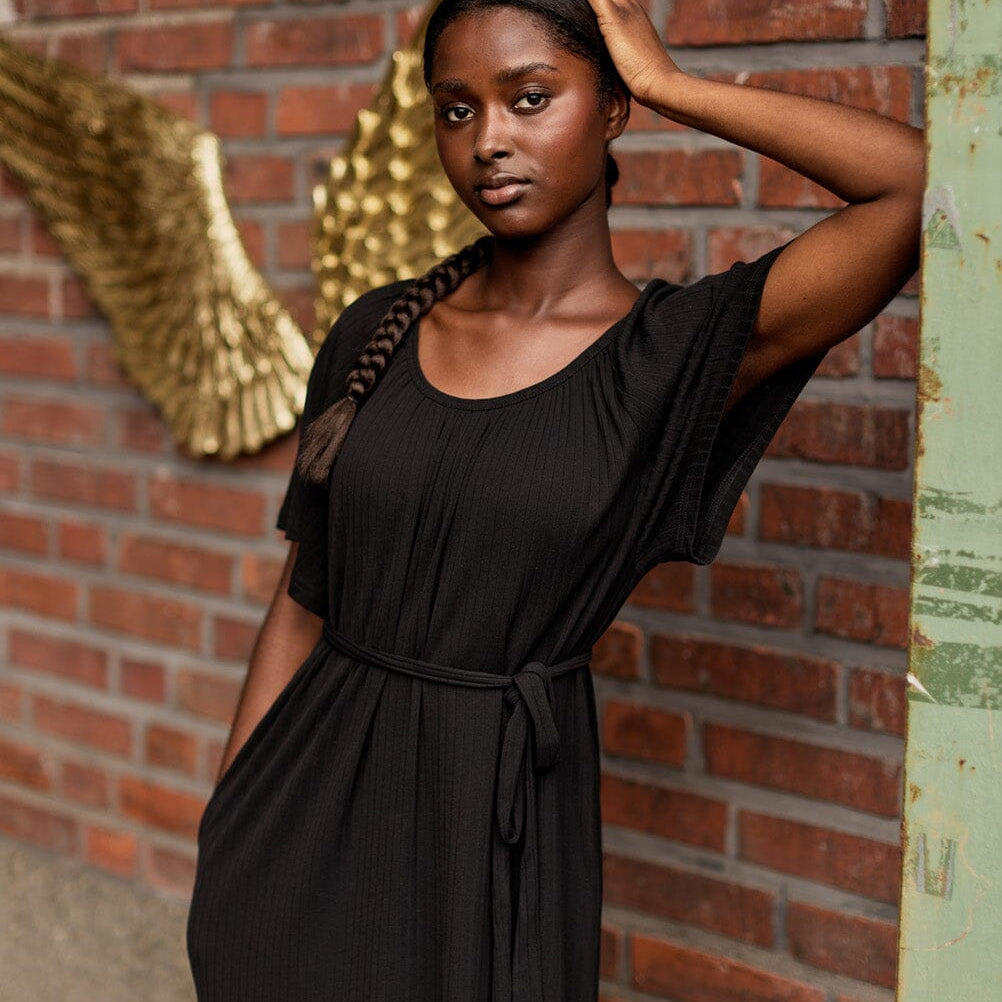 Bell Sleeve Rib Dress -Mekko | Licorice Aikuisten mekko C'est La Vie!