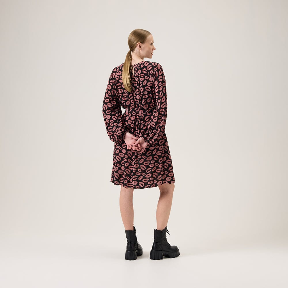 Bisous Voluminous Dress -Mekko | Licorice Aikuisten mekko Oh, Oui!