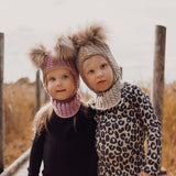 Cable Double Fur Pom -Kypärämyssy, Merinovilla | Iceberry Pipo A World Full of Smiles