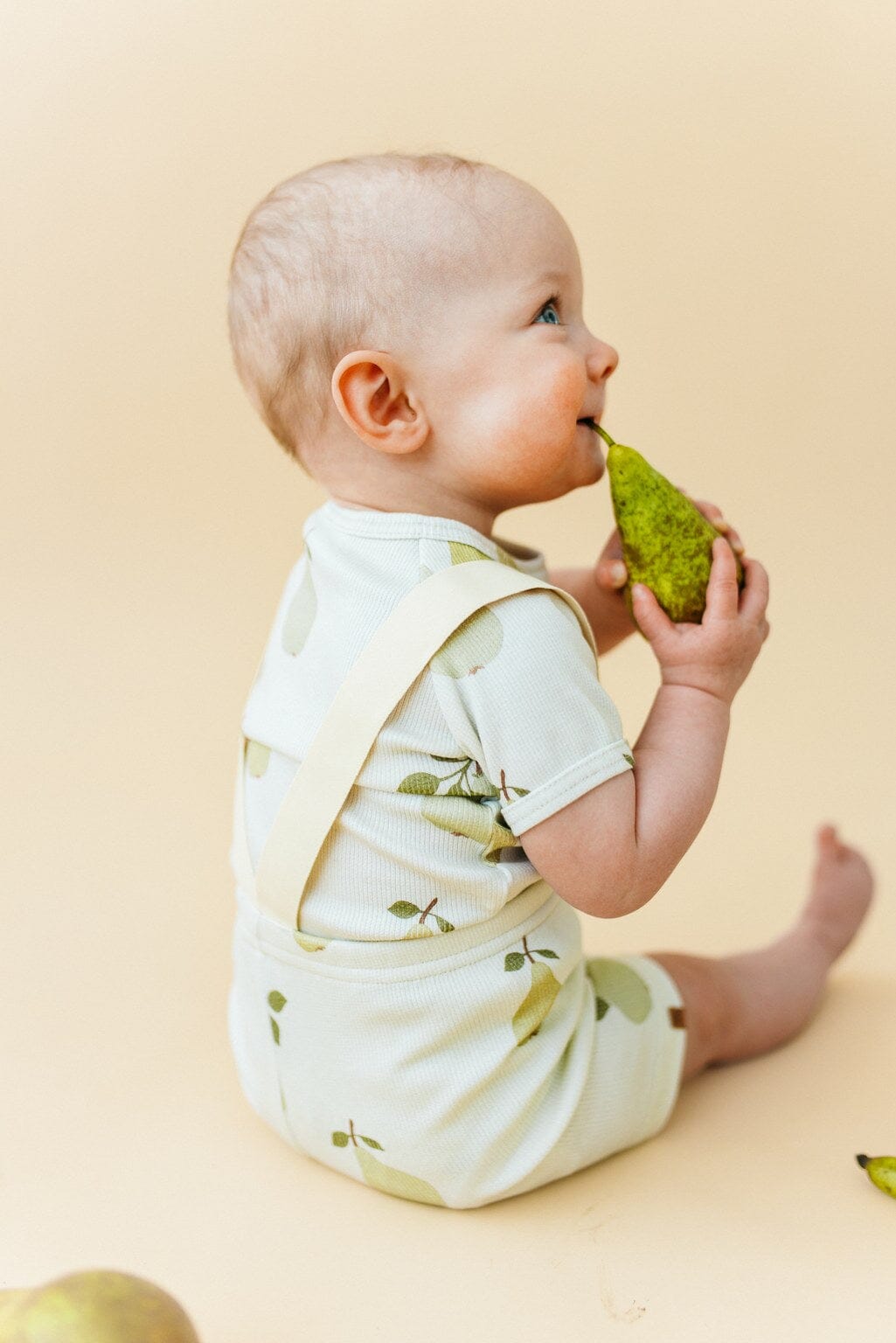 PEAR GARDEN RIB BRACE SHORTS, PALE GREEN Shortsit Hello Sunshine!