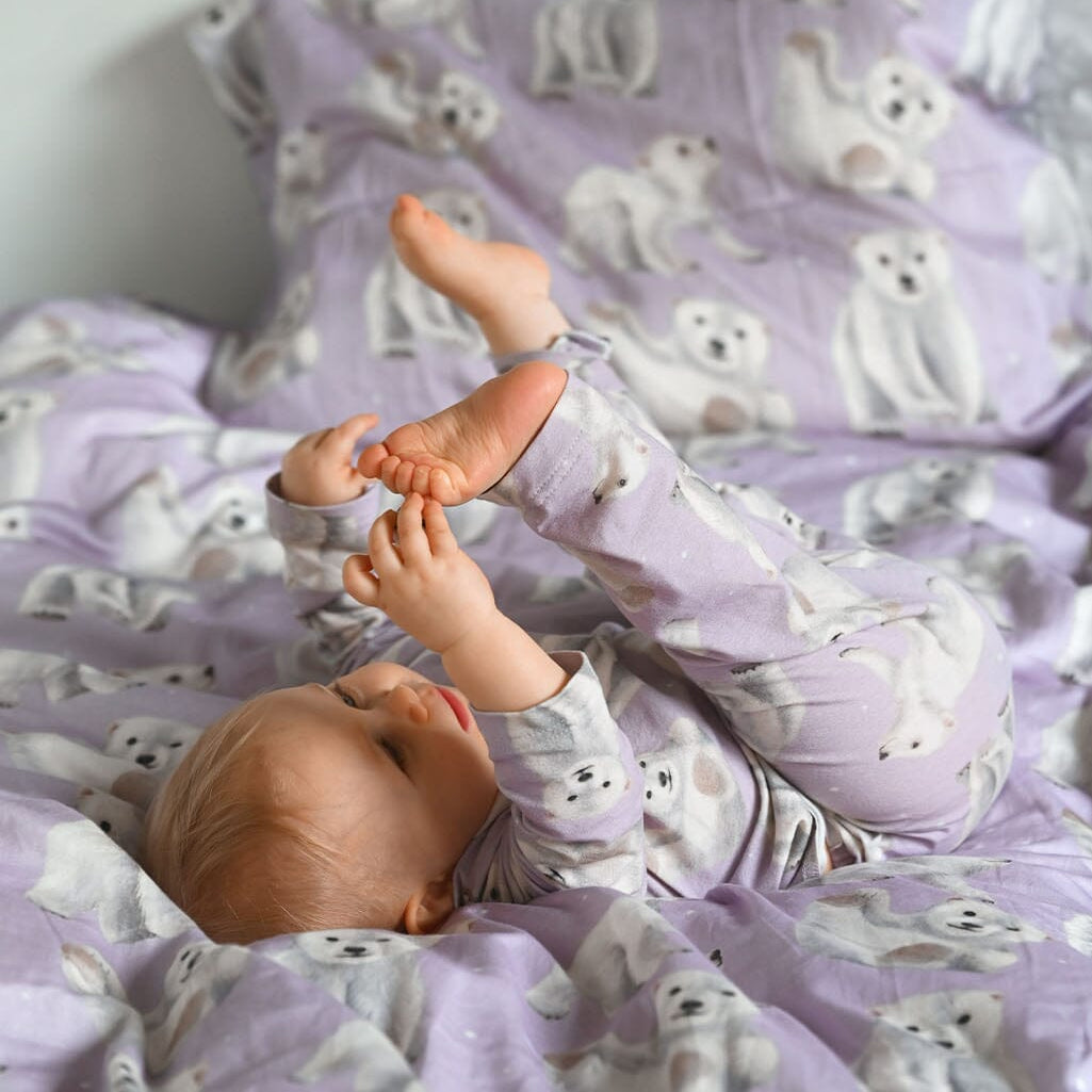 Polar Bears -Pussilakanasetti Adult | Icy Lilac Pussilakana Under the Same Moon Home