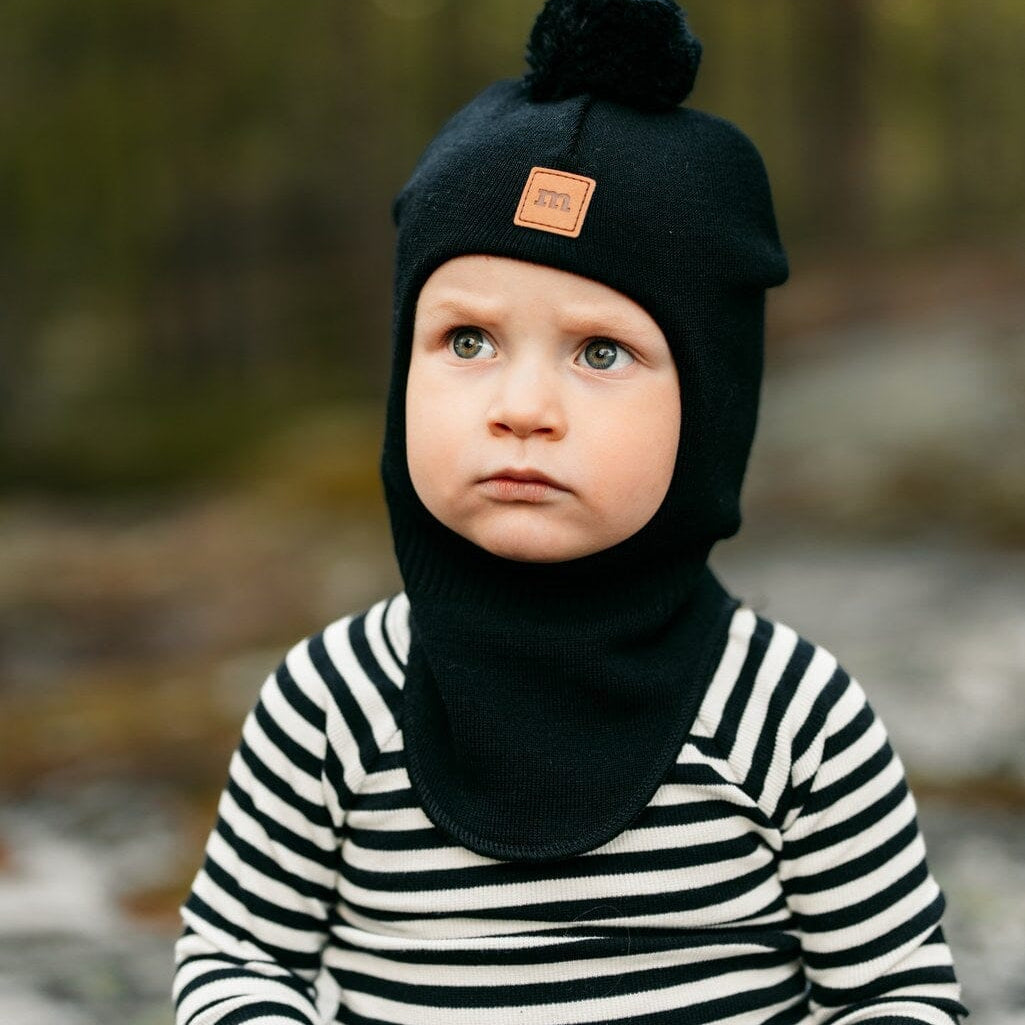 POM POM HELMET -KYPÄRÄMYSSY, MERINOVILLA | BLACK Pipo Little Things in Life