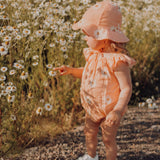 Sweet Daisy Muslin -Kesähattu | Peachy Hattu Dancing In The Sunshine