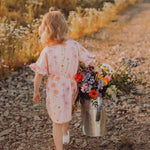 Sweetness Frilla -Mekko | Milky Pink Mekko Dancing In The Sunshine