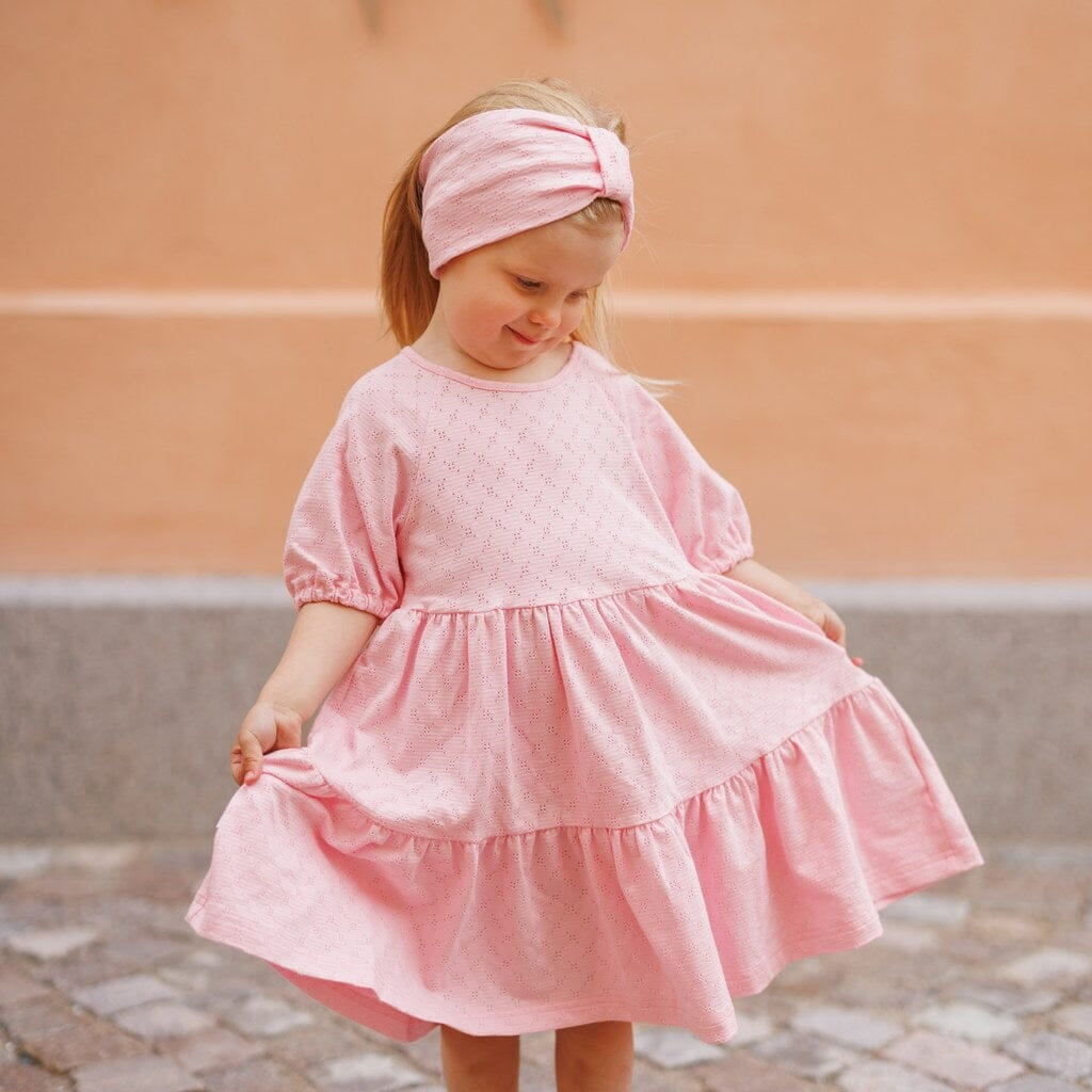 TIERED DRESS LASTEN MEKKO PINKIE METSOLA Metsola tiered-dress-lasten-mekko-pinkie-metsola-metsola