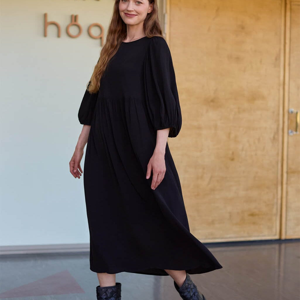 Volume Sleeve Midi Dress -Mekko | Licorice Aikuisten mekko Oh, Oui!