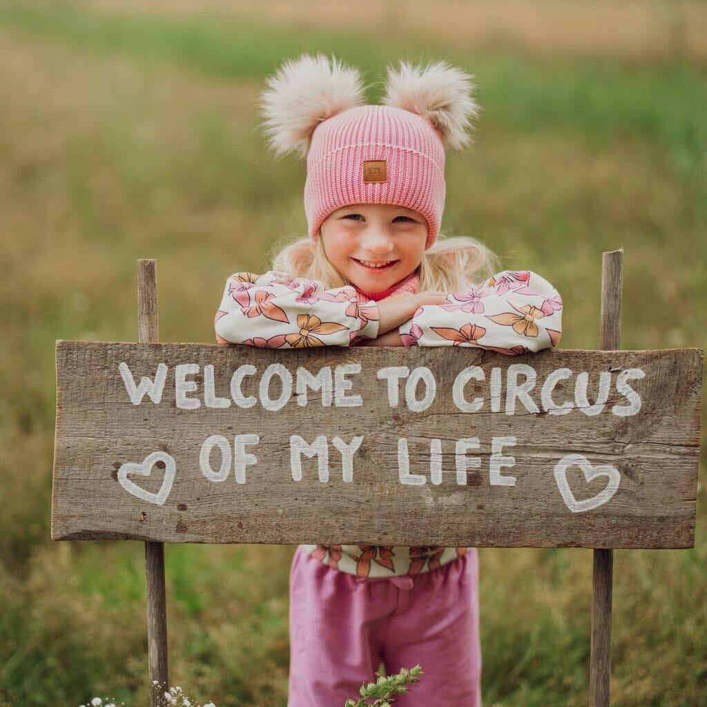 Wide Leg Sweatpants -Collegehousut | Candy Housut Circus of My Life