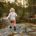 BAGGY PANTS, MUDDY BOOTS Housut Metsola